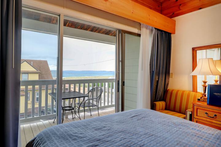 Waves Oceanfront Resort