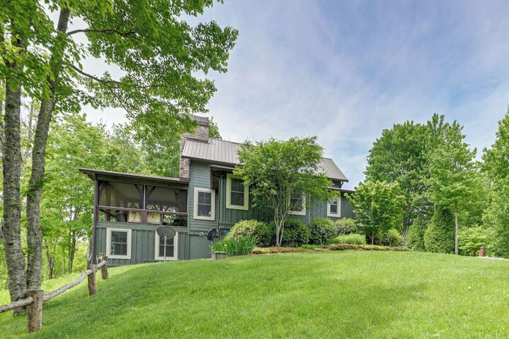 On 22 Acres: Cullowhee Craftsman Home w / Mtn Views