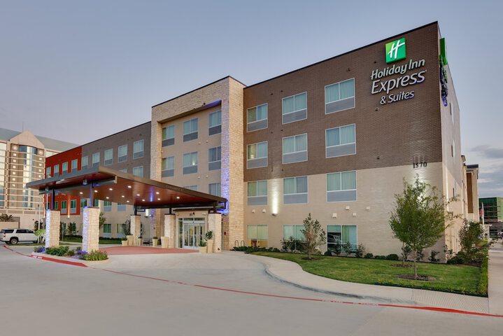 Holiday Inn Express & Suites Dallas NW - Farmers Branch by IHG