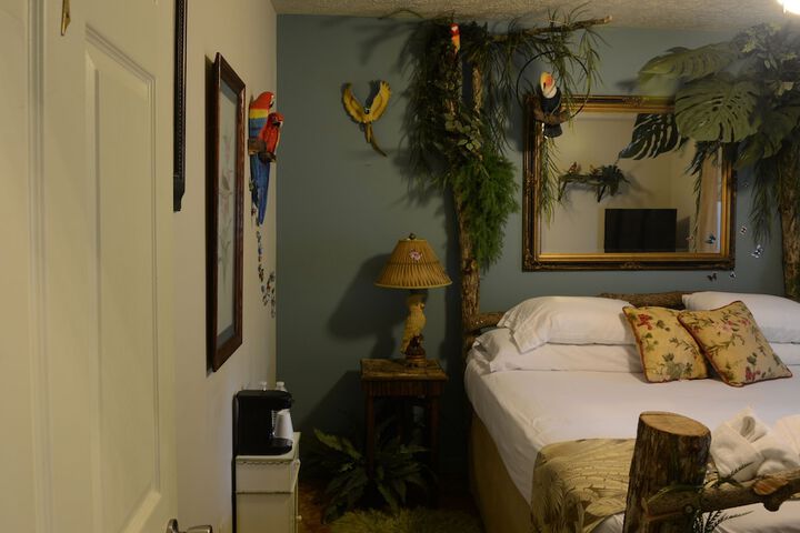 Room 18 of 51