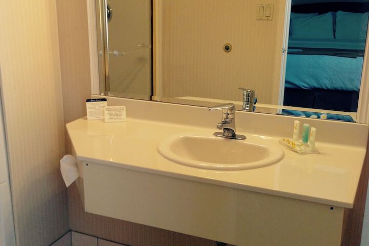 Quality Inn & Suites Garden of the Gulf