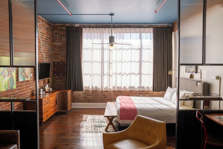 The Old No. 77 Hotel & Chandlery