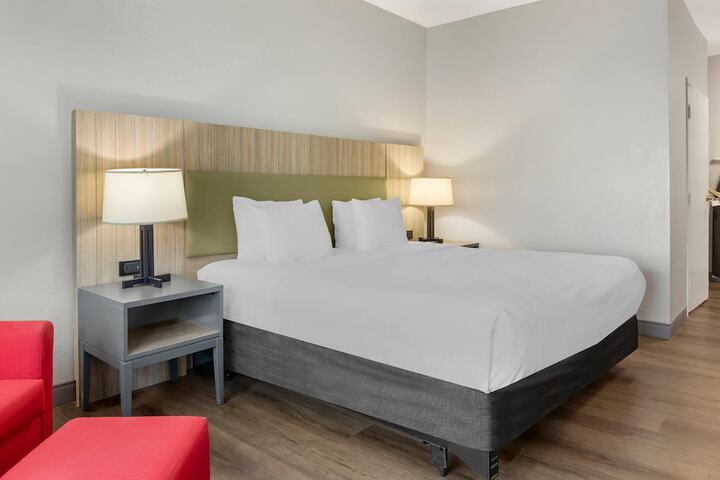 Country Inn & Suites by Radisson Georgetown, KY