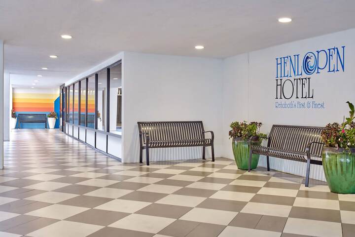 Henlopen Oceanfront Hotel