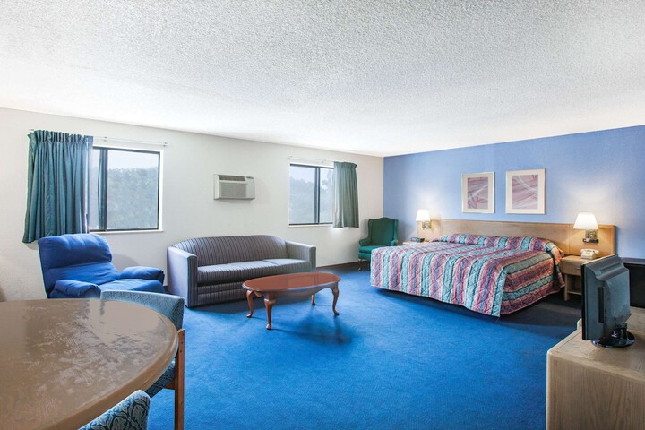 Room 11 of 14