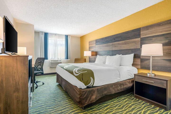 Quality Inn & Suites Leesburg Chain of Lakes