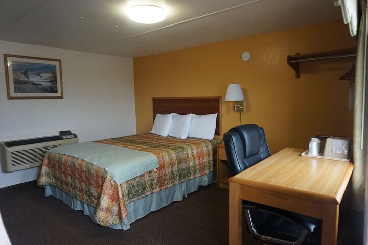 Room 17 of 30