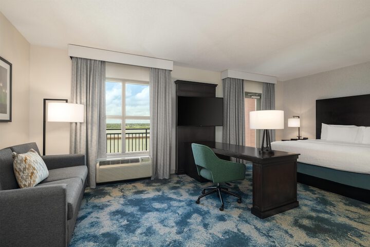 Hampton Inn & Suites Baton Rouge Downtown
