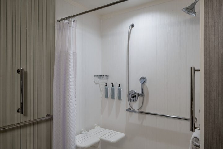 Room 10 of 21