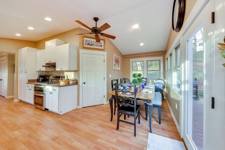 Family-friendly Twin Lakes Home Near Lake Mary!