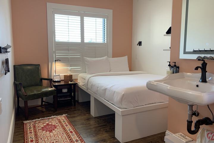 Room 14 of 21