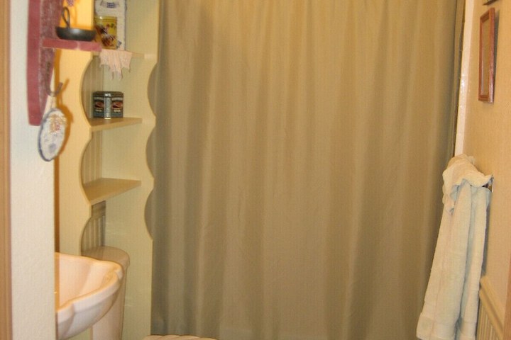 Room 21 of 38