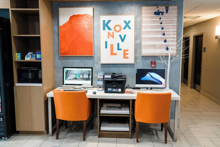 Holiday Inn Express & Suites Knoxville-North-I-75 Exit 112 by IHG