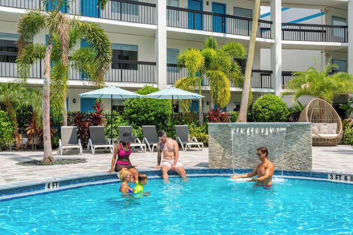 OASIS BAY SUITES Tampa, Busch Gardens, USF