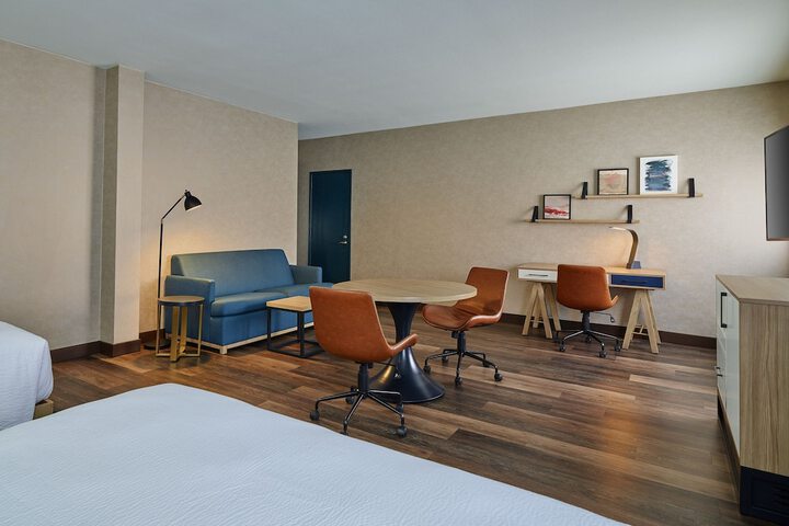 Room 33 of 66