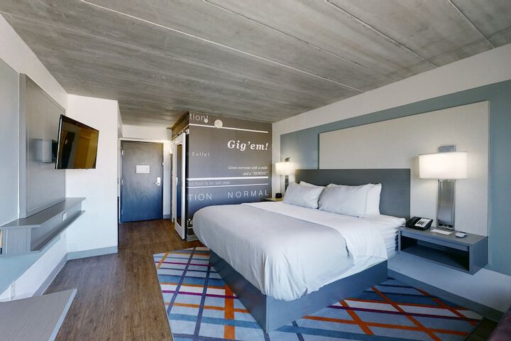 Room 60 of 110