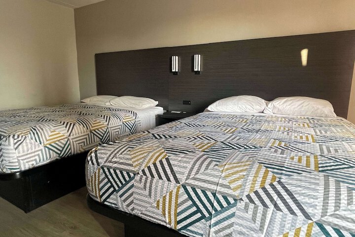 Room 6 of 15