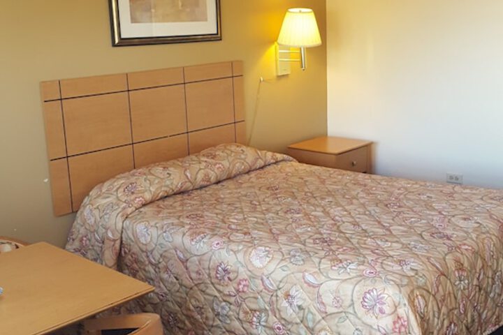 Room 12 of 38