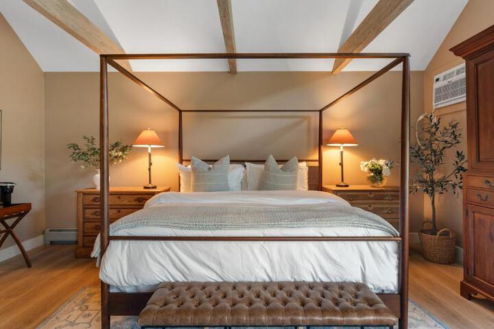 Red Clover Inn