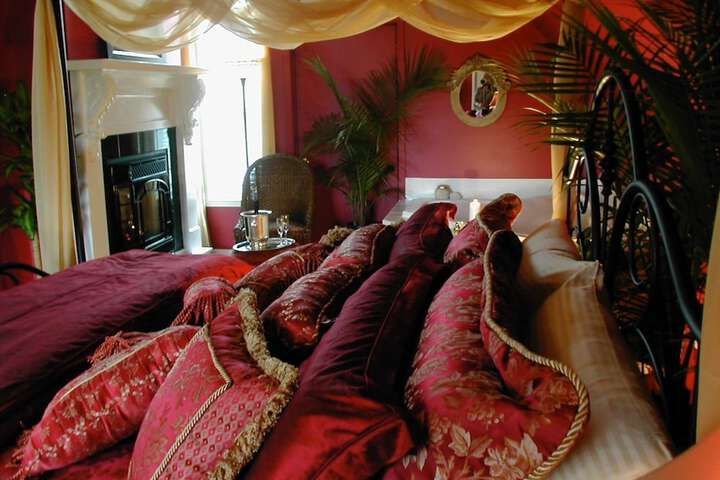 Room 42 of 98