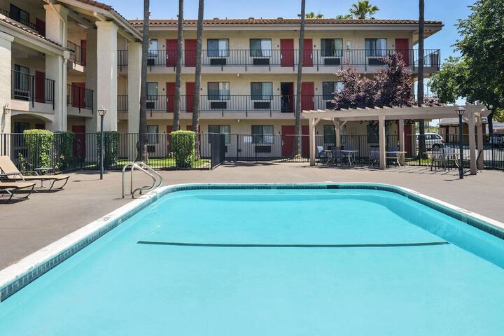 Pool 8 of 48