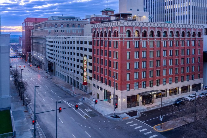 The Peregrine Omaha Downtown Curio Collection by Hilton
