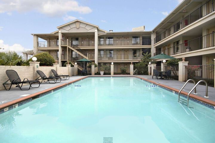 Pool 3 of 24
