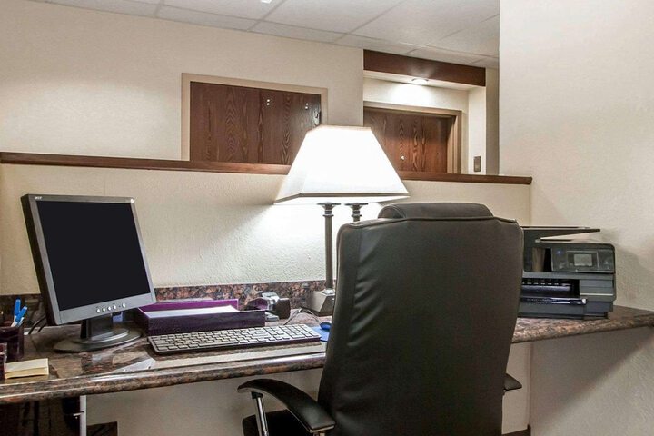Business Center 40 of 40
