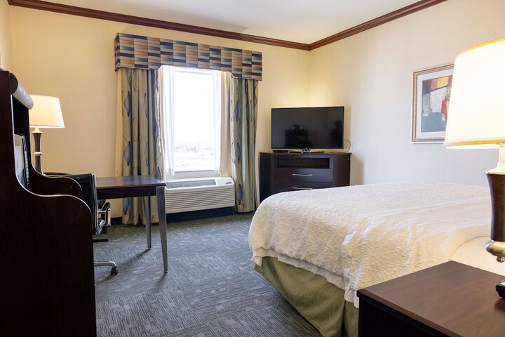 Room 33 of 50