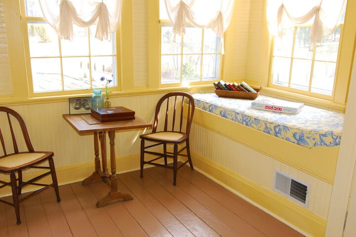The Mast Farm Inn