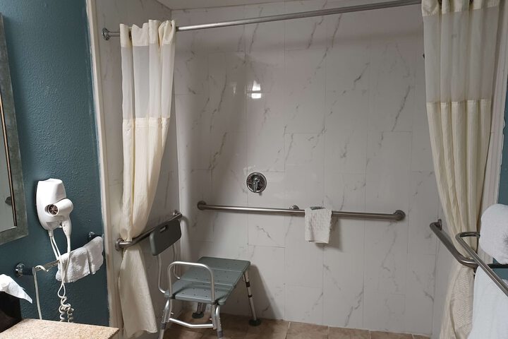 Room 19 of 28