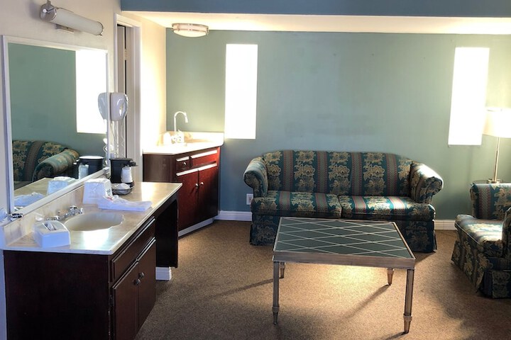 Room 11 of 26