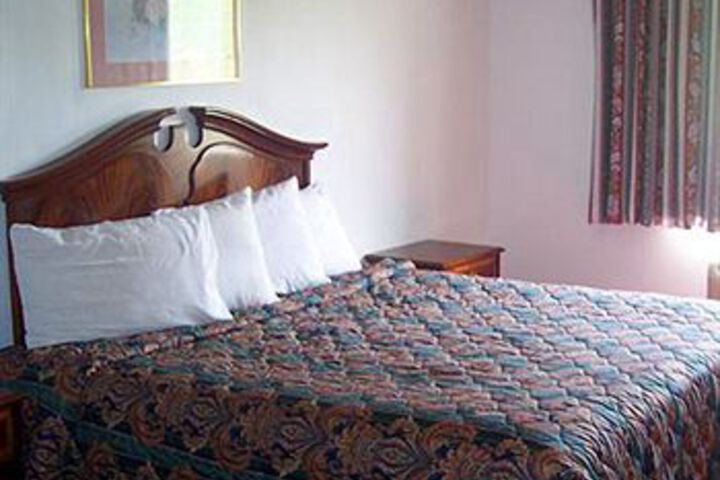 Magnuson Hotel & Suites Bellevue
