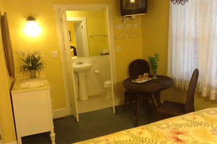 Island Guest House B & B