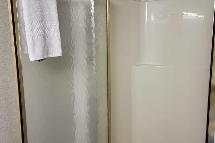 Room 10 of 24