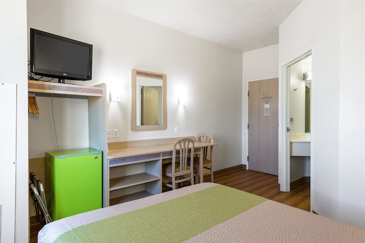Room 19 of 29
