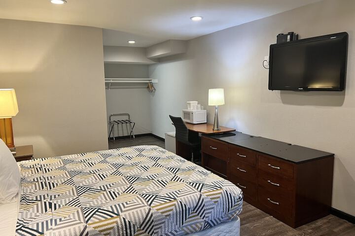Room 15 of 35