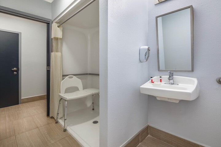 Microtel Inn by Wyndham Cornelius / Lake Norman