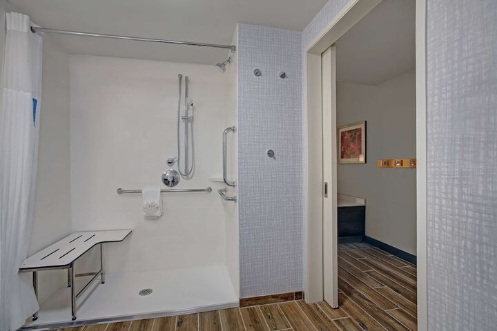 Room 19 of 43