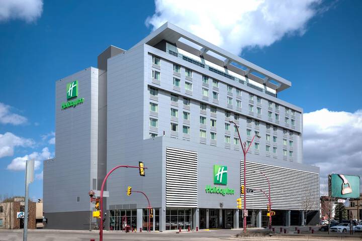 Hotel 2 of 102