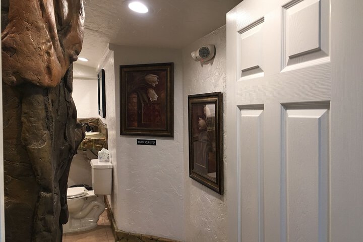 Room 26 of 97