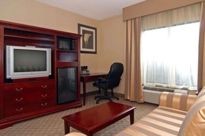 Room 7 of 16