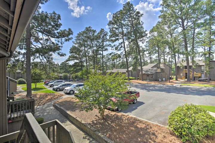 Condo by Pinehurst Golf Course w / Peaceful Patio
