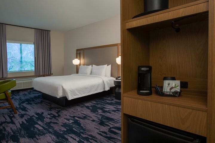 Room 15 of 38