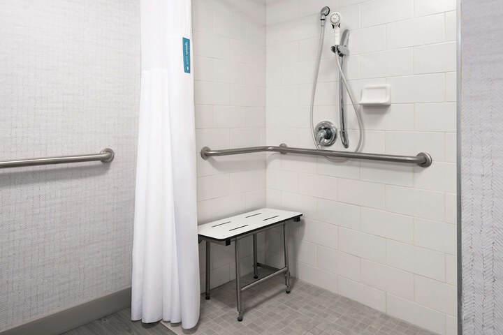 Room 20 of 34