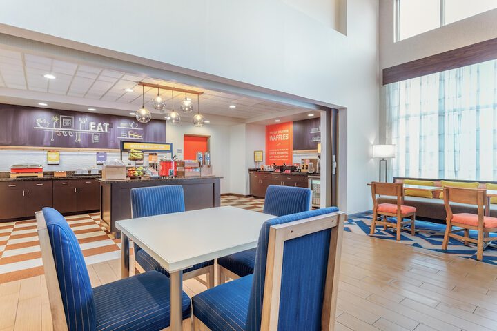 Hampton Inn & Suites Parkersburg Downtown