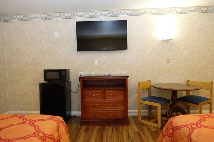 Room 32 of 58