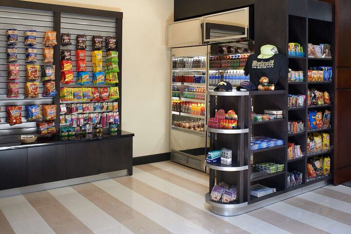 DoubleTree by Hilton Detroit - Dearborn