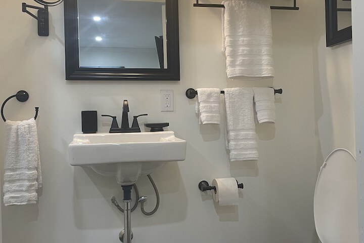 Room 42 of 103