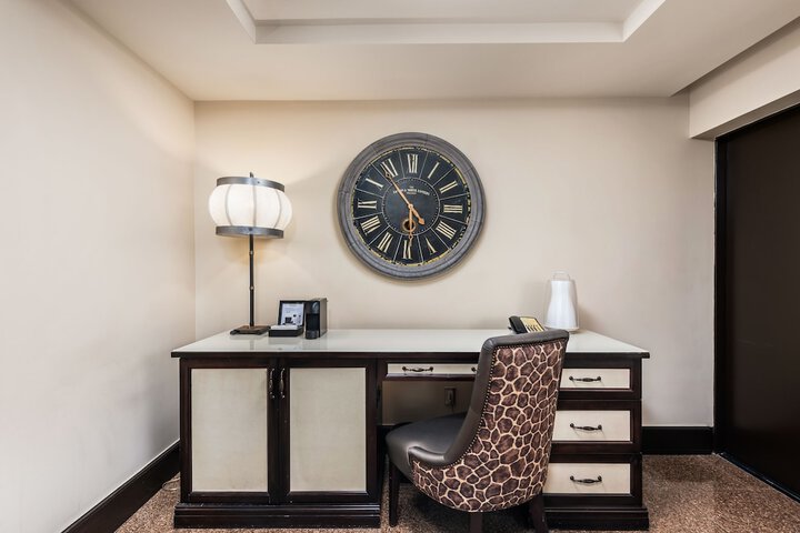 Room 41 of 176